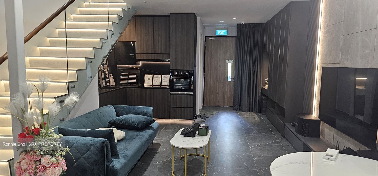 Bizhub28 thumbnail photo